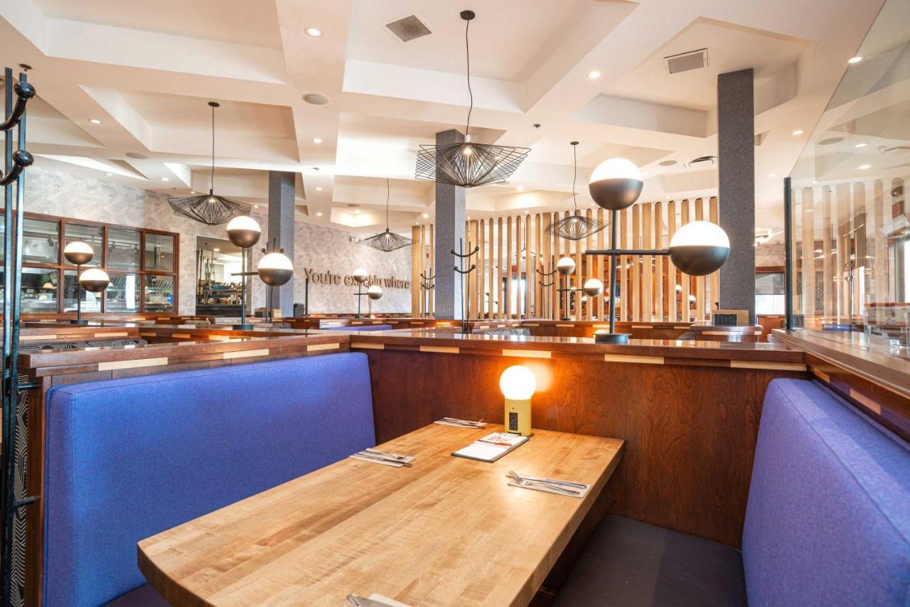 Sandman Hotel Red Deer Bagian luar foto