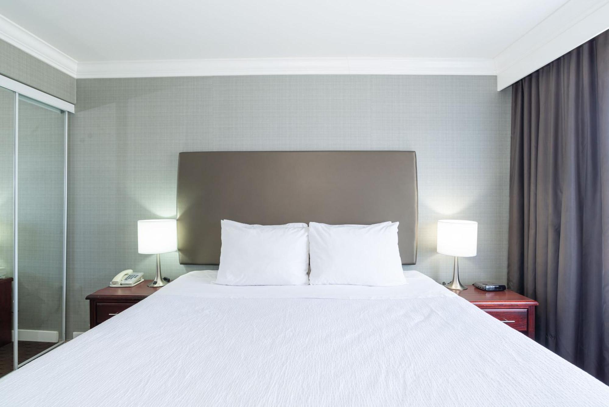 Sandman Hotel Red Deer Bagian luar foto