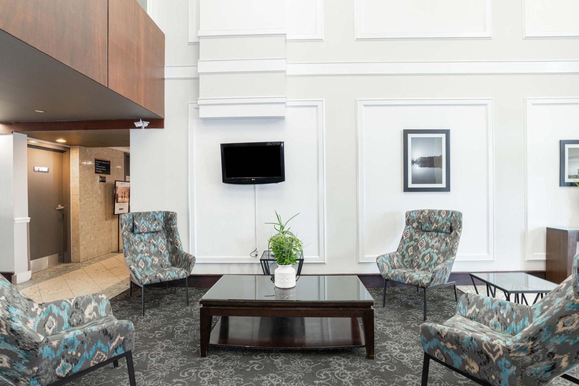 Sandman Hotel Red Deer Bagian luar foto