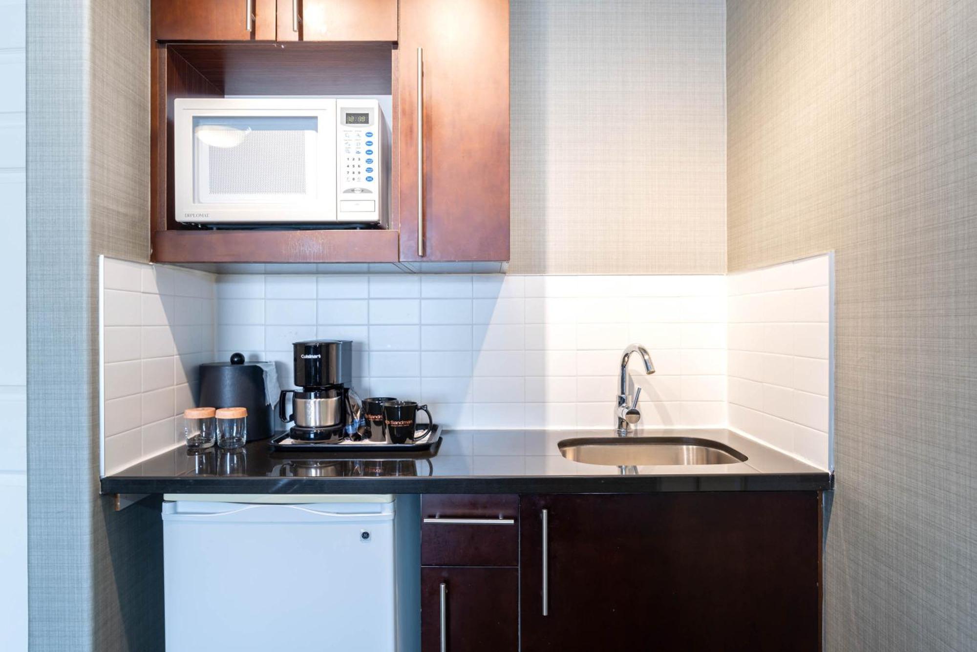 Sandman Hotel Red Deer Bagian luar foto