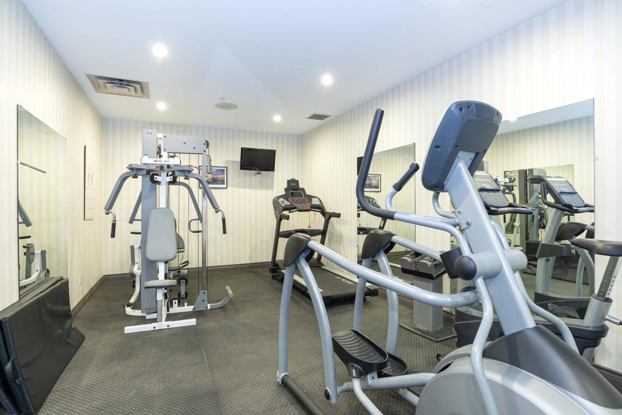 Sandman Hotel Red Deer Bagian luar foto
