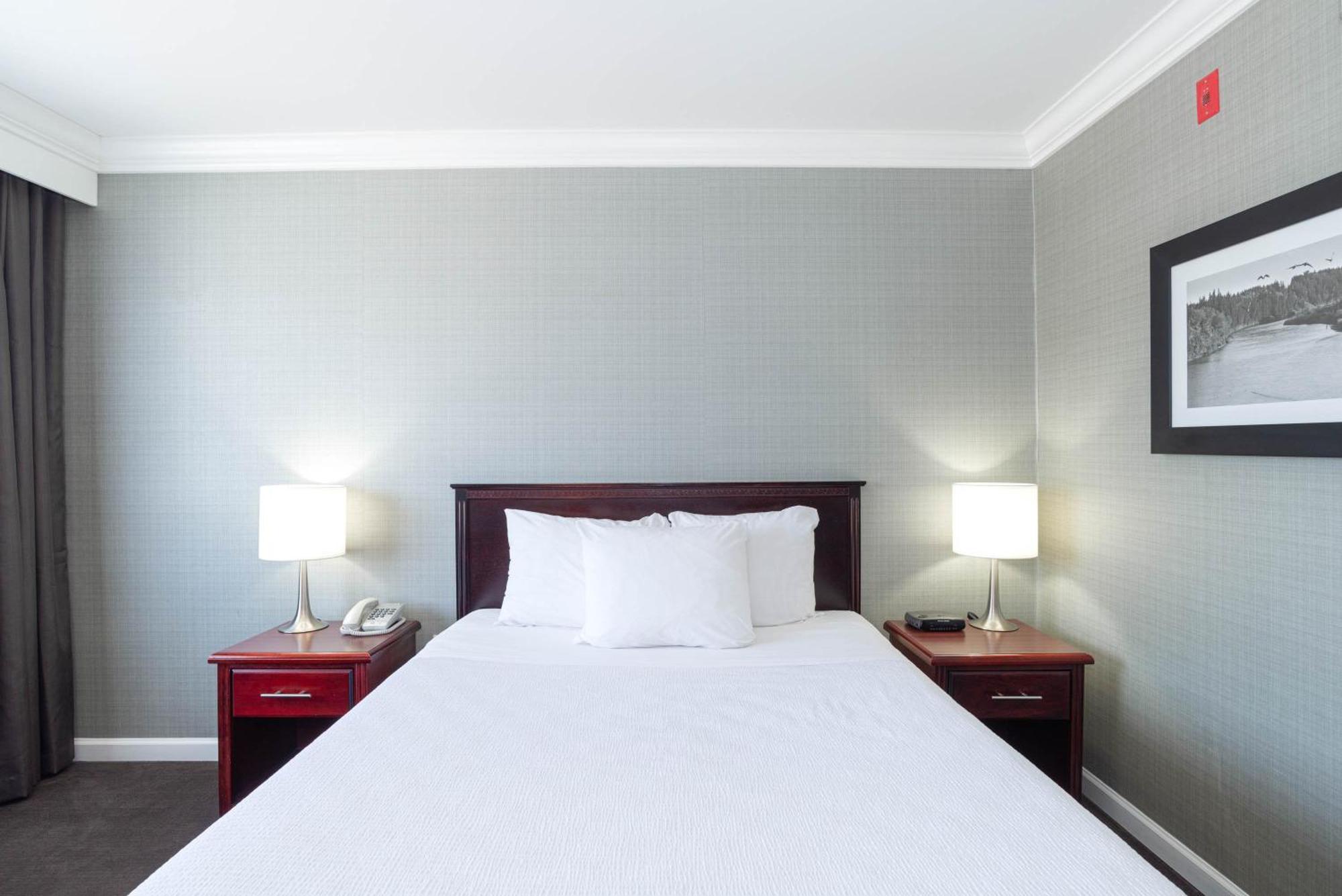 Sandman Hotel Red Deer Bagian luar foto