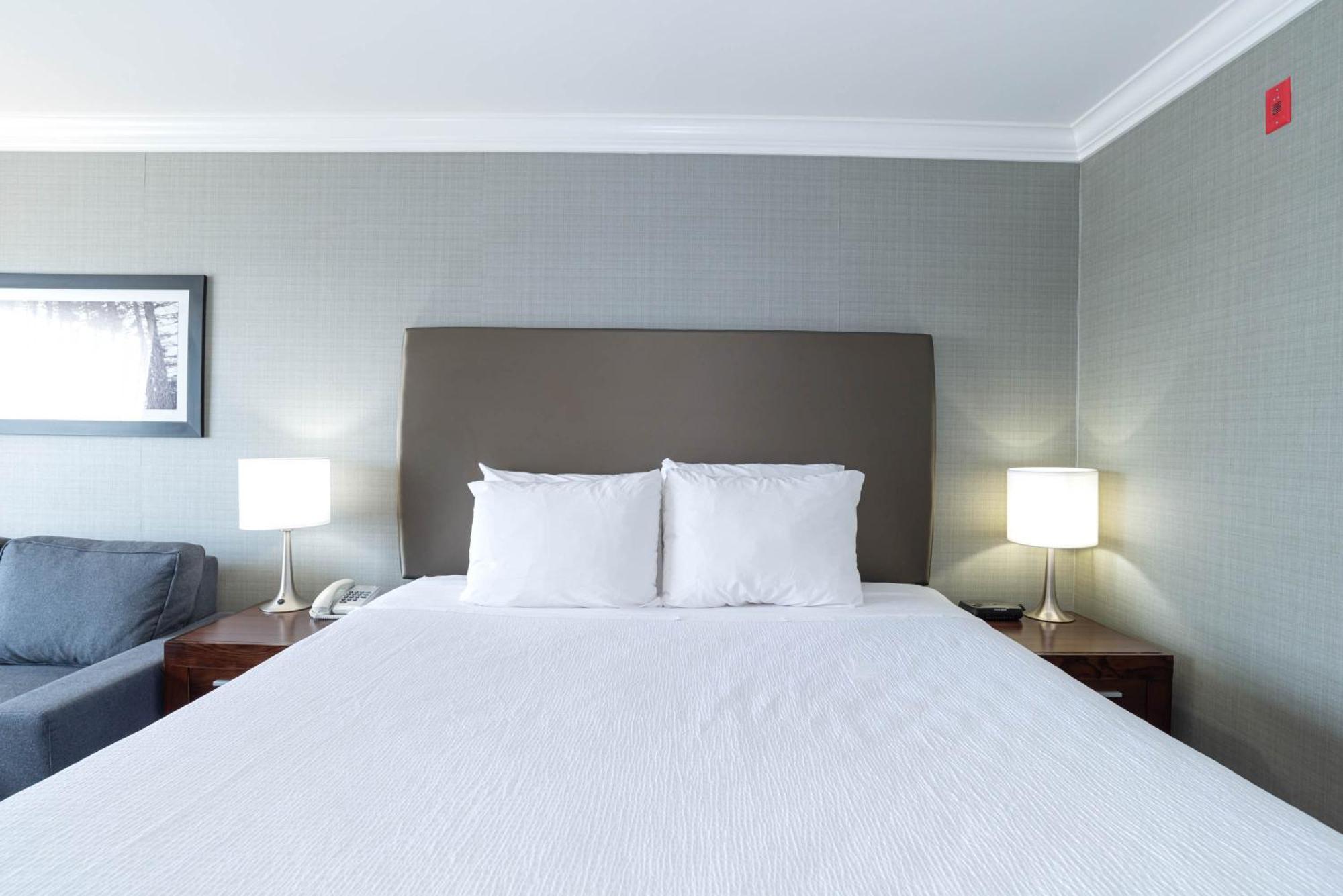 Sandman Hotel Red Deer Bagian luar foto