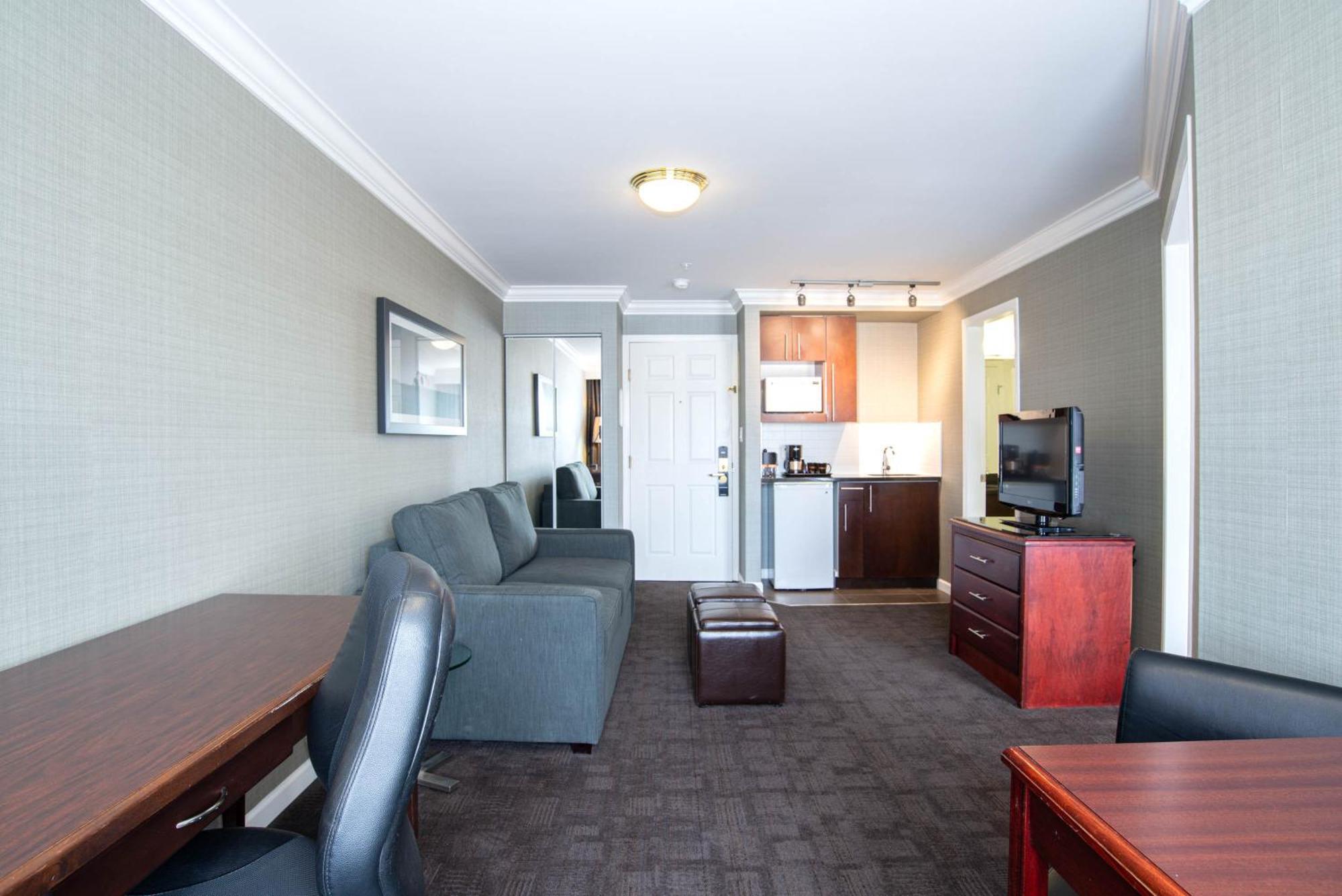 Sandman Hotel Red Deer Bagian luar foto