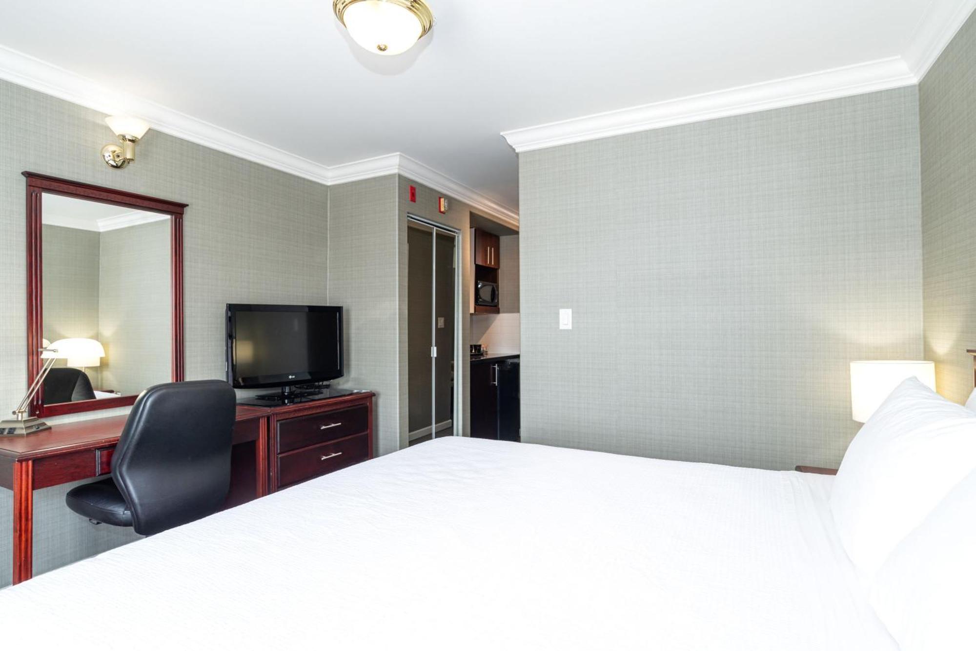 Sandman Hotel Red Deer Bagian luar foto